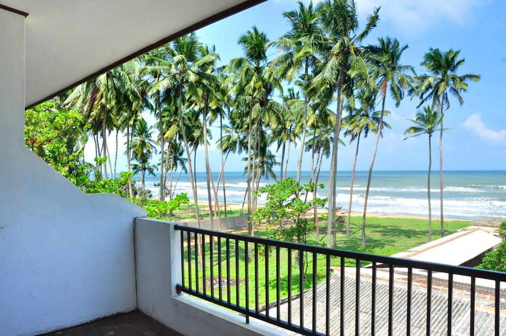 Green Shadows Beach Hotel Wadduwa Extérieur photo