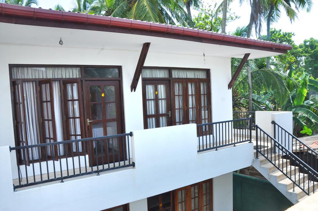 Green Shadows Beach Hotel Wadduwa Extérieur photo