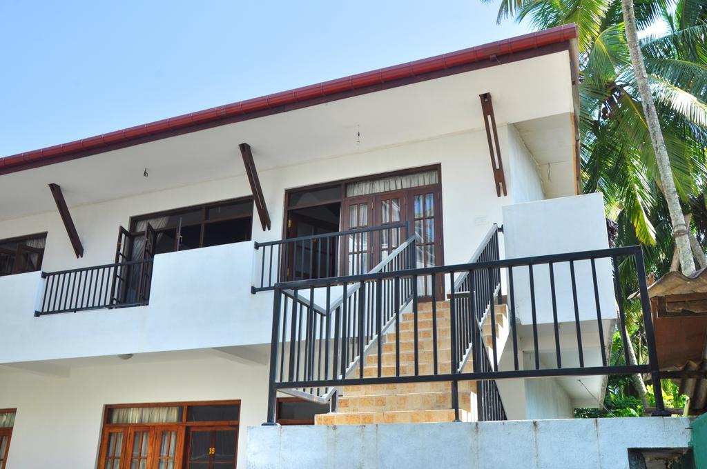 Green Shadows Beach Hotel Wadduwa Extérieur photo