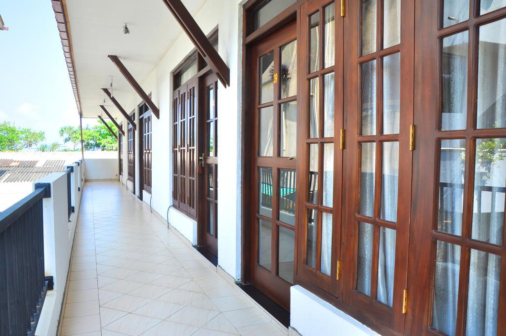 Green Shadows Beach Hotel Wadduwa Extérieur photo