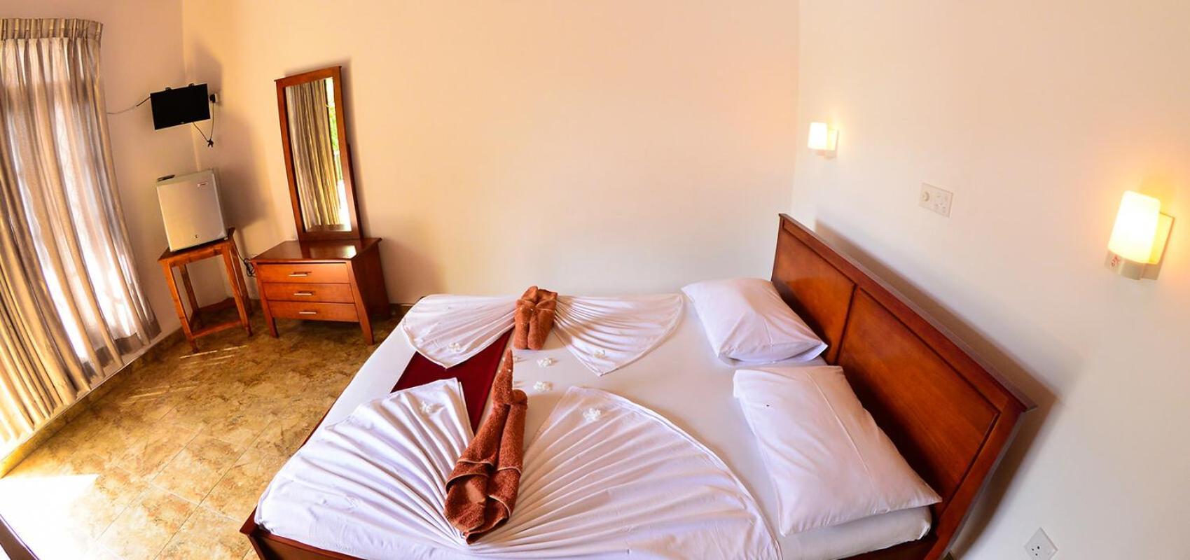Green Shadows Beach Hotel Wadduwa Extérieur photo