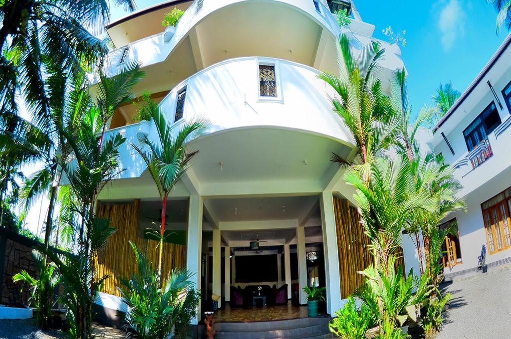 Green Shadows Beach Hotel Wadduwa Extérieur photo