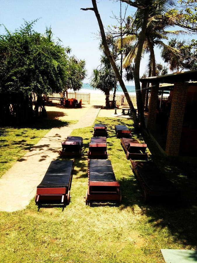 Green Shadows Beach Hotel Wadduwa Extérieur photo