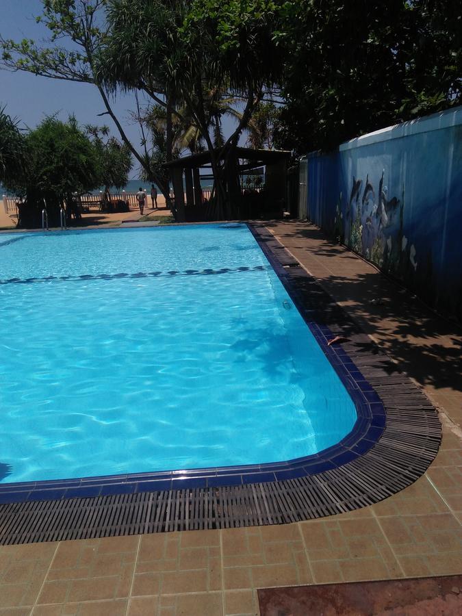 Green Shadows Beach Hotel Wadduwa Extérieur photo