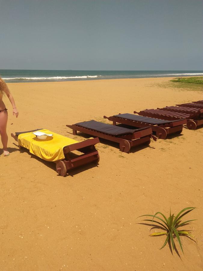 Green Shadows Beach Hotel Wadduwa Extérieur photo